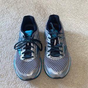 Mizuno running shoes